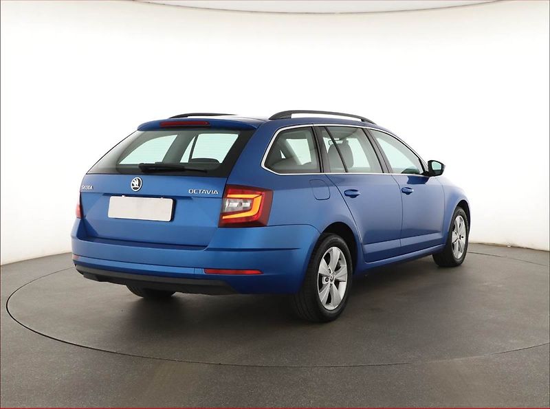 Škoda Octavia (2018) 1.6 TDI, Serv.kniha, Tempomat - fotka 5 z 13