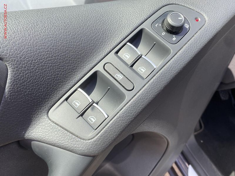 Volkswagen Tiguan (2015) 1.4 TSi, Lounge, bixen, navi - fotka 13 z 18