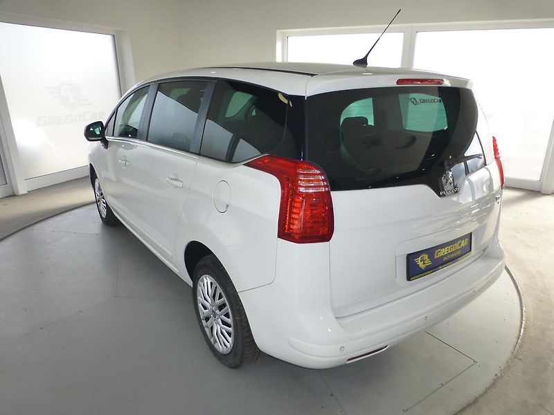 Peugeot 5008 (2014) 1,6HDI*NAVIGACE.*PARKS**NEW - fotka 8 z 31