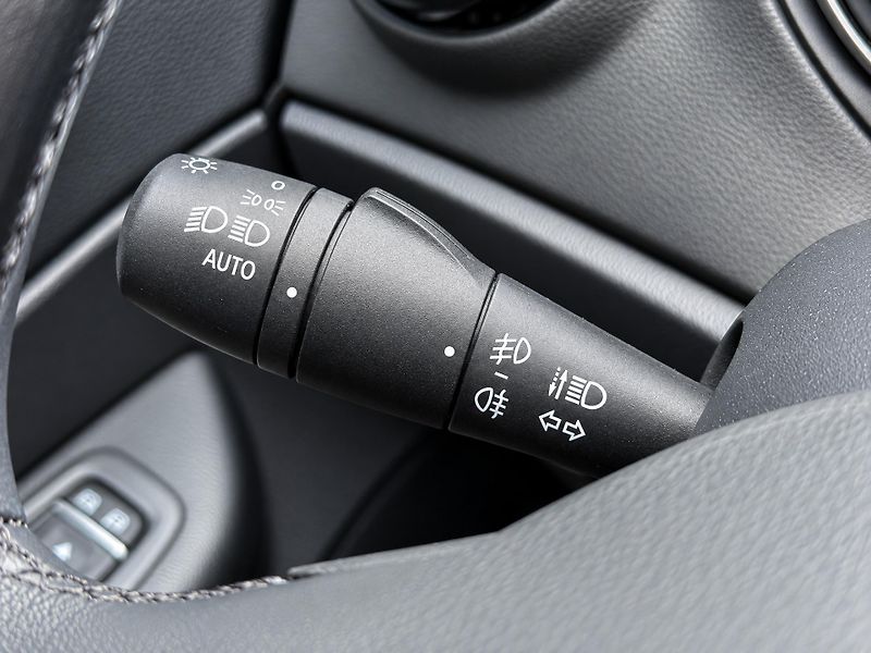 Renault Captur 1,3 TCe 96kW Intens LED Navi - fotka 18 z 42