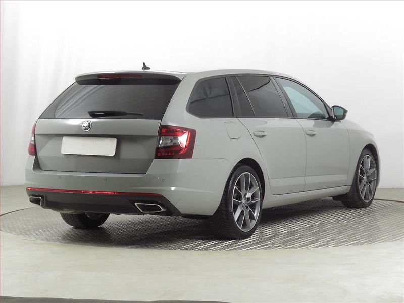 Škoda Octavia (2018) RS 2.0 TDI 4x4 DSG, 4X4 - fotka 5 z 22