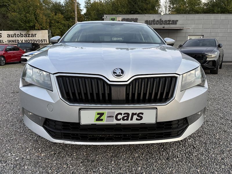 Škoda Superb 1.6TDi Ambition 88kW ČR - fotka 2 z 19