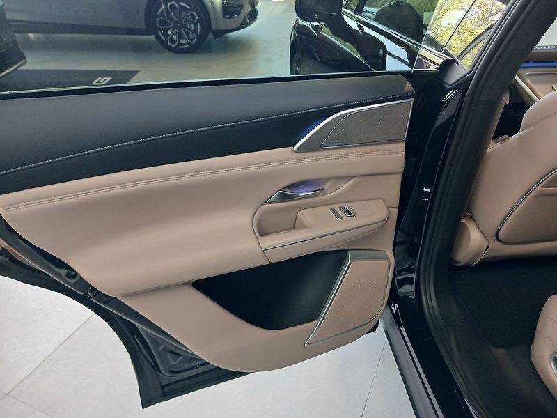 Xpeng G9 (2026) AWD Performance - 575 HP !!! - fotka 12 z 21