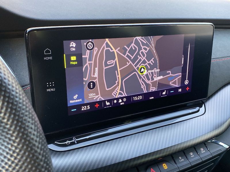 Škoda Octavia (2022) Combi 2.0 TDI 4x4 DSG RS - fotka 23 z 35