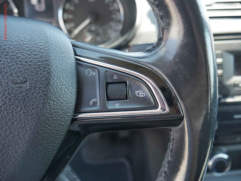 Škoda Octavia (2014) 1.6TDi, Ambition Fresh - fotka 16 z 19