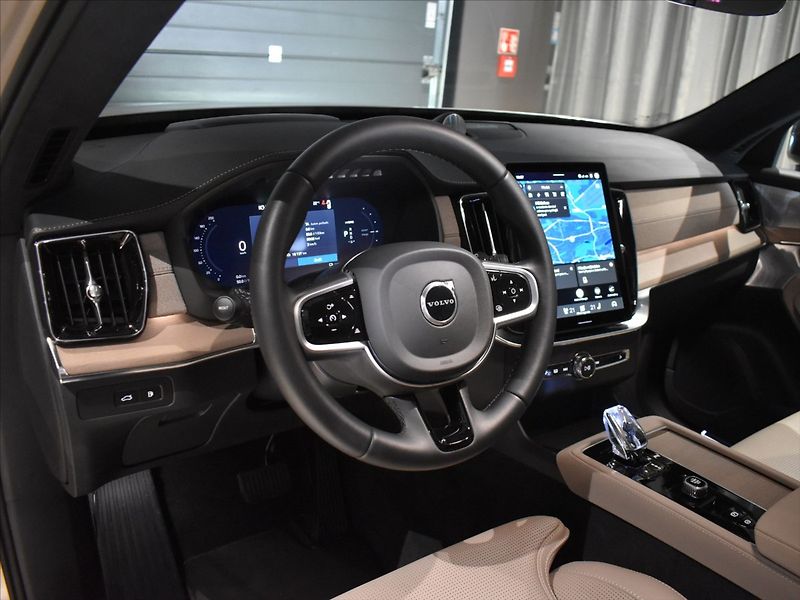 Volvo XC90 2,0 T8 AWD Ultra Dark - fotka 15 z 28