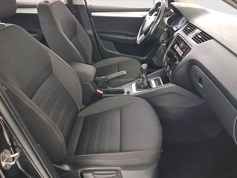 Škoda Octavia (2017) 1.6 TDI, Tempomat - fotka 9 z 19