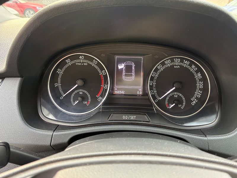 Škoda Fabia 1.0 TSi 70 kW ČR DPH - fotka 12 z 17