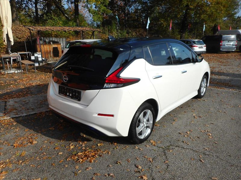 Nissan Leaf 0,0 N-Connecta - fotka 5 z 27
