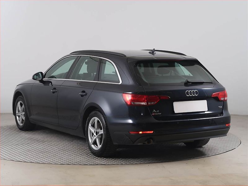 Audi A4 (2017) 2.0 TDI, Automat, Navi - fotka 4 z 19