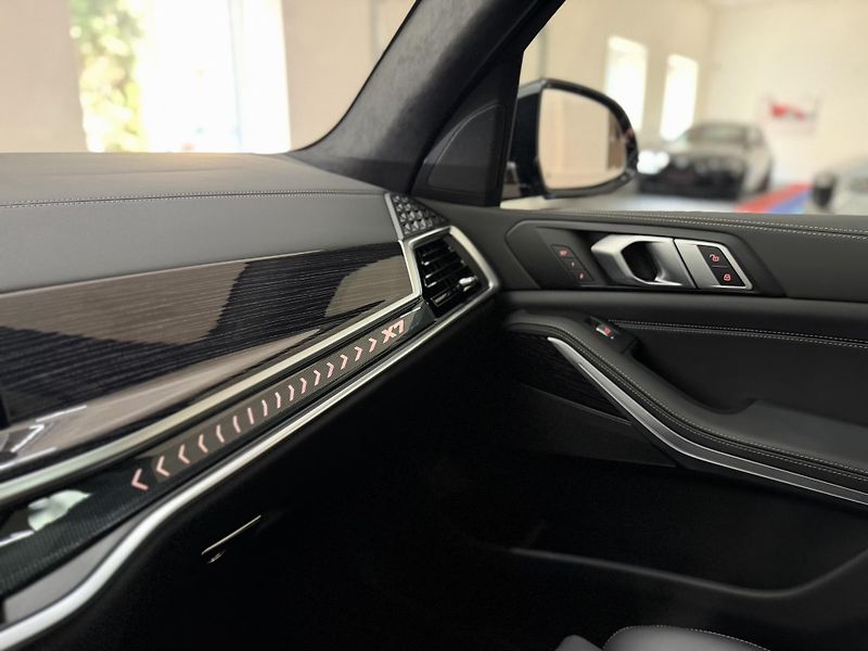 BMW X7 BMW X7 xDrive40d M-Sport  - fotka 33 z 50