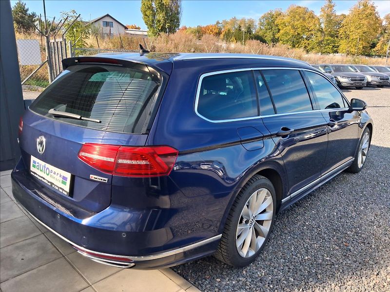 Volkswagen Passat 2,0 R Line, Matrix,TZ, 4x4,CZ - fotka 7 z 16