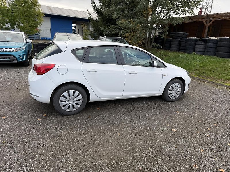 Opel Astra 1.6i - fotka 7 z 22