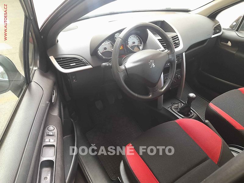 Peugeot 207 (2011) 1.4, 1.maj,ČR, servis.kniha - fotka 3 z 3