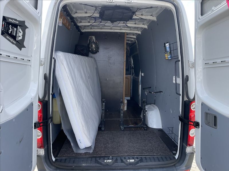Volkswagen Crafter 2,0 TDi 120kw polointegrovaný - fotka 29 z 42