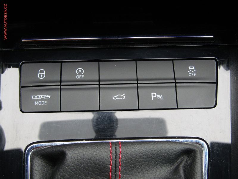 Škoda Octavia (2018) 2.0 TSi, RS245, navi, +ALU - fotka 16 z 24
