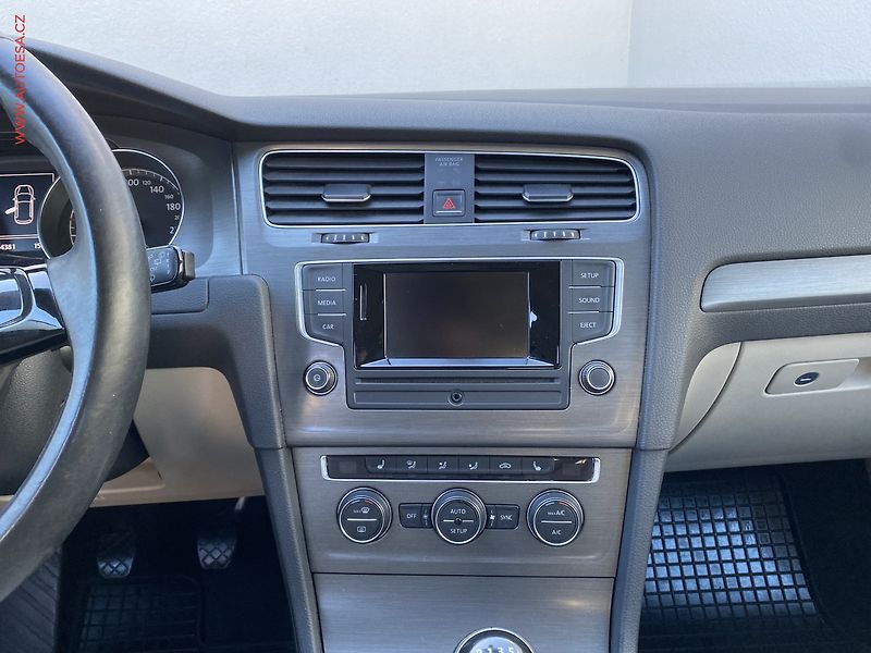 Volkswagen Golf (2013) 1.2TSi, ČR, servis.kniha, LED - fotka 12 z 16