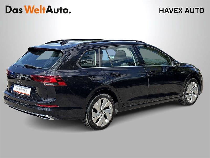 Volkswagen Golf (2022) Variant 1.5 TSI Style - fotka 2 z 27