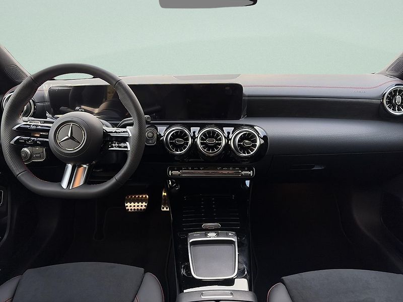 Mercedes-Benz CLA 200 d Shooting Brake AMG Style - fotka 11 z 15