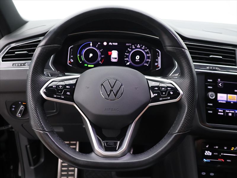 Volkswagen Tiguan 1,4 TSI PHEV 180kW R-Line DPH - fotka 18 z 33