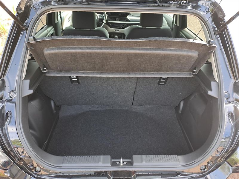 Suzuki Swift (2026) 1,2 PREMIUM HYBRID - fotka 20 z 22