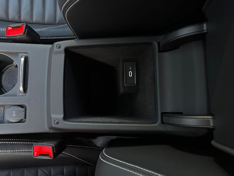 Volkswagen Passat (2020) 2.0 TDI-DSG-ELEGANCE - fotka 32 z 49