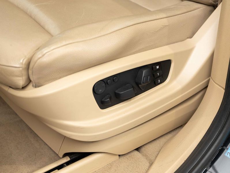 BMW X5 xDrive50i - fotka 18 z 22