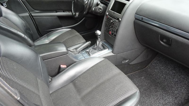 Peugeot 407 407 SW 2.0TDi Navi, rezervace - fotka 6 z 10