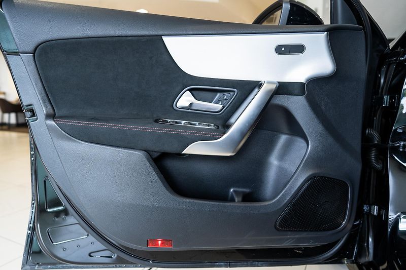 Mercedes-Benz Třídy A (2025) A 200 d/AMG/360/MULTIBEAM/TOP - fotka 5 z 16