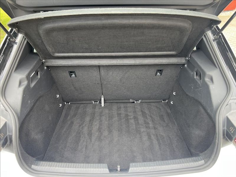 Volkswagen ID.3 0,0 Pro Performance 150kW TČ - fotka 34 z 38