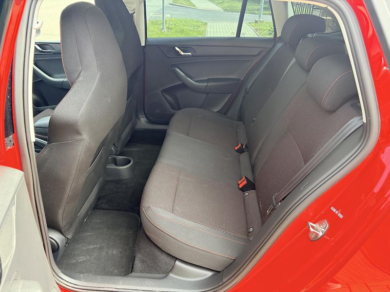 Škoda Rapid 1.6TDI DSG MONTE CARLO - fotka 29 z 35