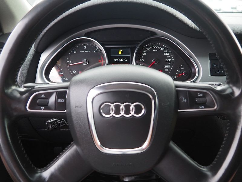 Audi Q7 (2010) 3.0 TDI, 176 kW, Quattro - fotka 23 z 38