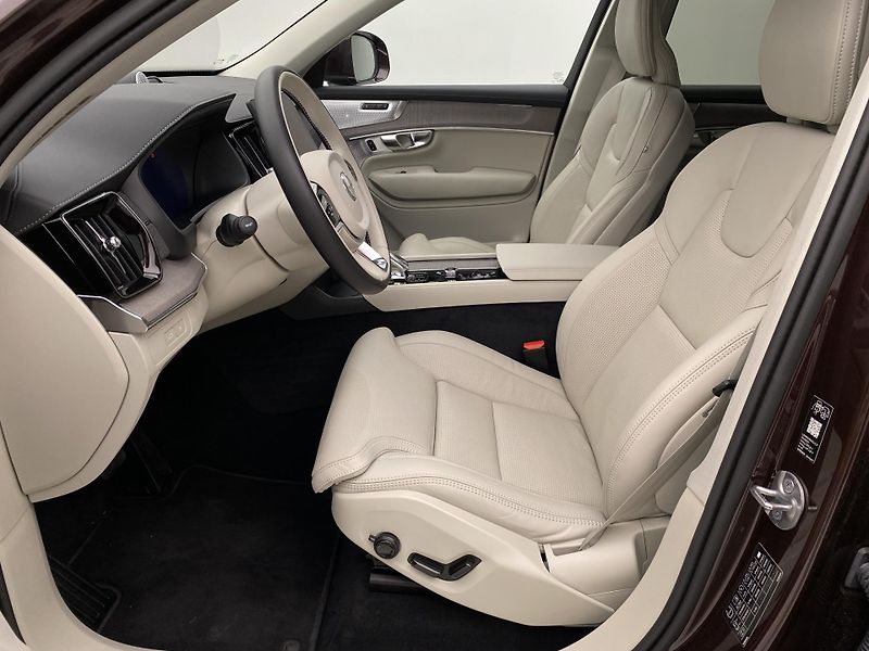 Volvo XC90 T8 AWD RECHARGE BRIGHT PLUS 7m - fotka 3 z 69