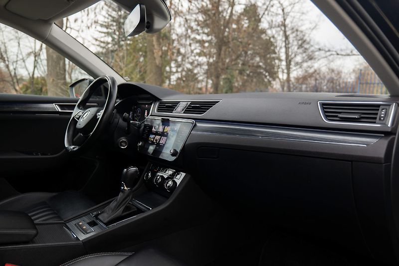 Škoda Superb TDI 110 kW Kůže Matrix Canton - fotka 13 z 38