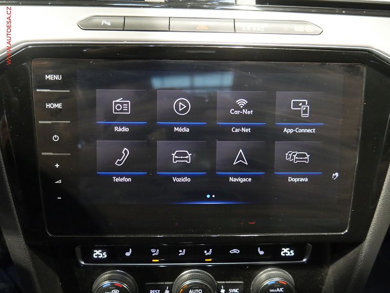 Volkswagen Passat (2019) 2.0 TDi, DSG, navi, LED - fotka 14 z 21
