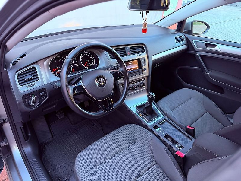 Volkswagen Golf 1.2 TSi Highline, ČR - fotka 13 z 24