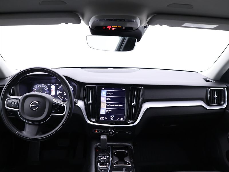 Volvo V60 2,0 B5 AWD Momentum Pro AT DPH - fotka 22 z 29