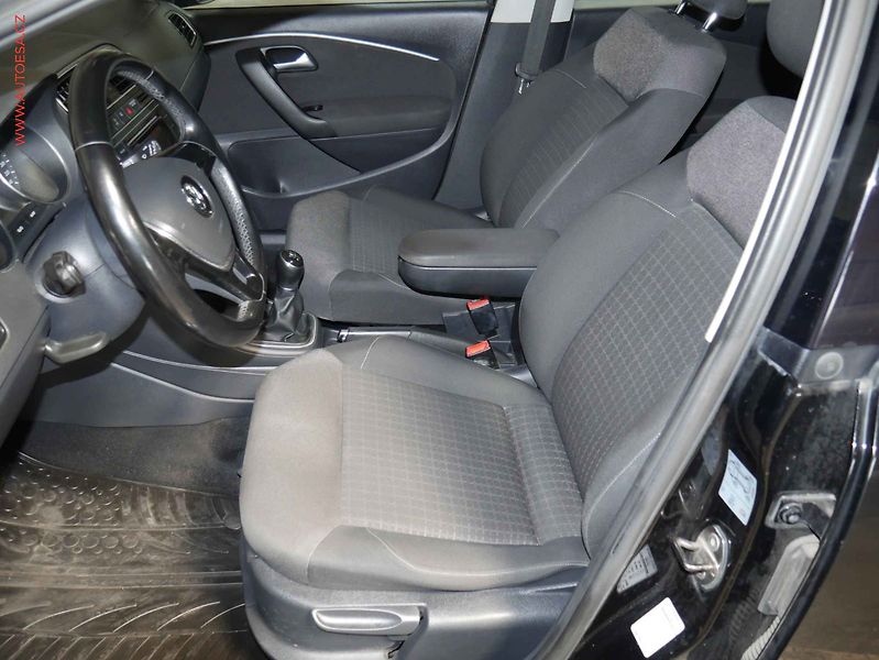 Volkswagen Polo (2016) 1.2 TSi, ČR, AC, STK6/28 - fotka 9 z 14