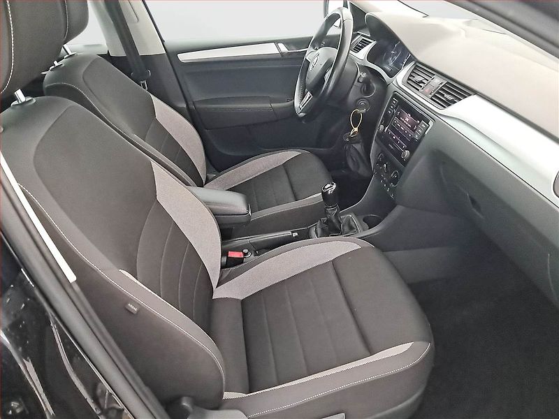 Škoda Rapid (2018) Spaceback 1.0 TSI, Serv.kniha - fotka 9 z 17