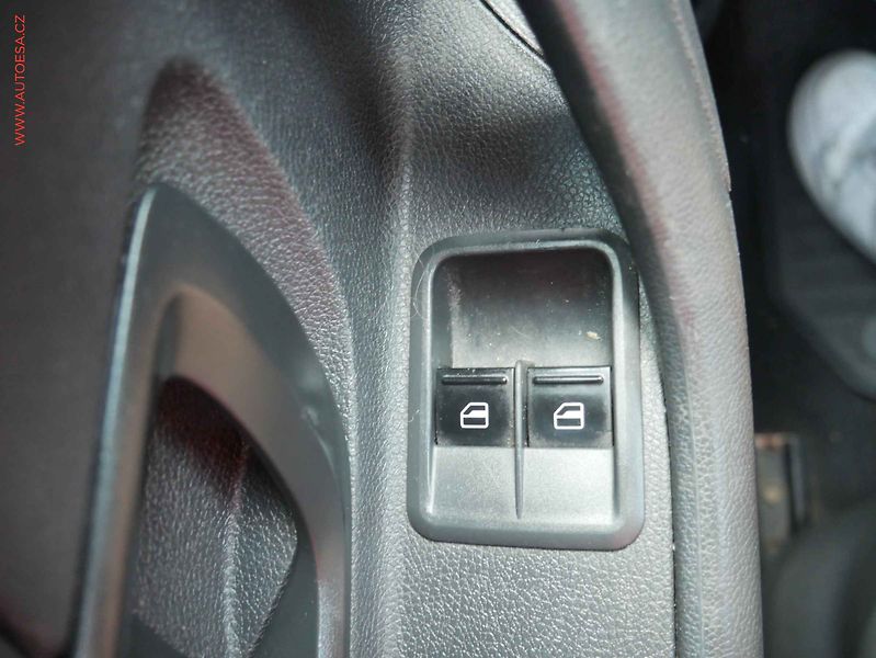 Škoda Fabia (2013) 1.2TSi, ČR, AC - fotka 12 z 14