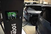 V laboratoři testují například nové stojany s výkonem 400 kW