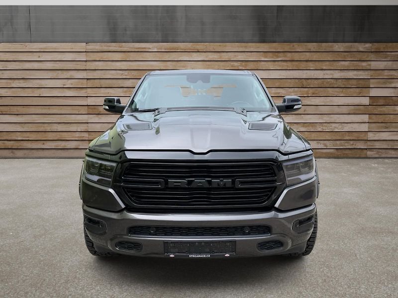 Dodge RAM (2022) +LARAMIE+VZDUCH+OFFROAD PAKET+ - fotka 8 z 23