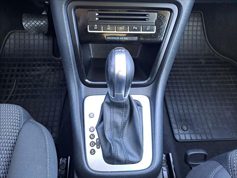 Volkswagen Sharan 2,0 TDI DSG NAVIGACE - fotka 15 z 18
