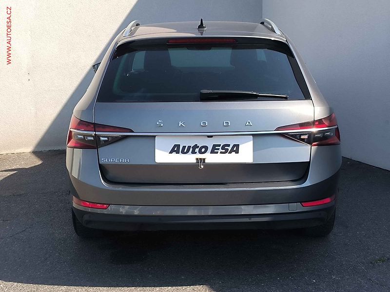 Škoda Superb (2022) 2.0 TDi, Style, DSG, LED - fotka 5 z 27