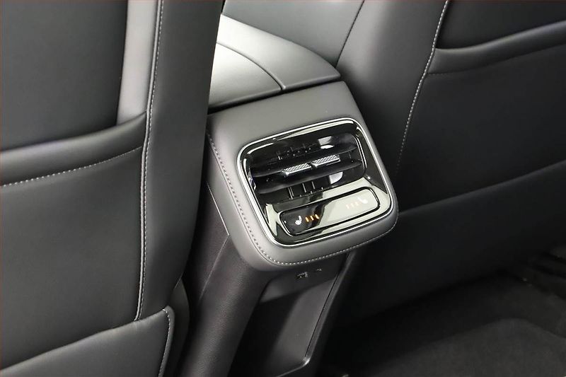 Chery Tiggo 8 (2026) 1.6 TGDI, UNIQUE, Ad. tempomat - fotka 18 z 21