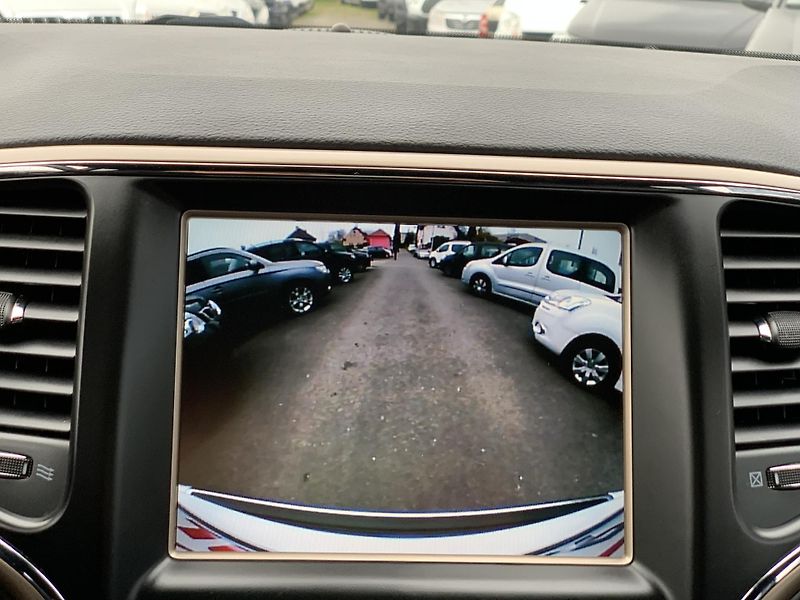 Jeep Grand Cherokee 3.0CRD LIMITED NAVI KAMERA  - fotka 26 z 52