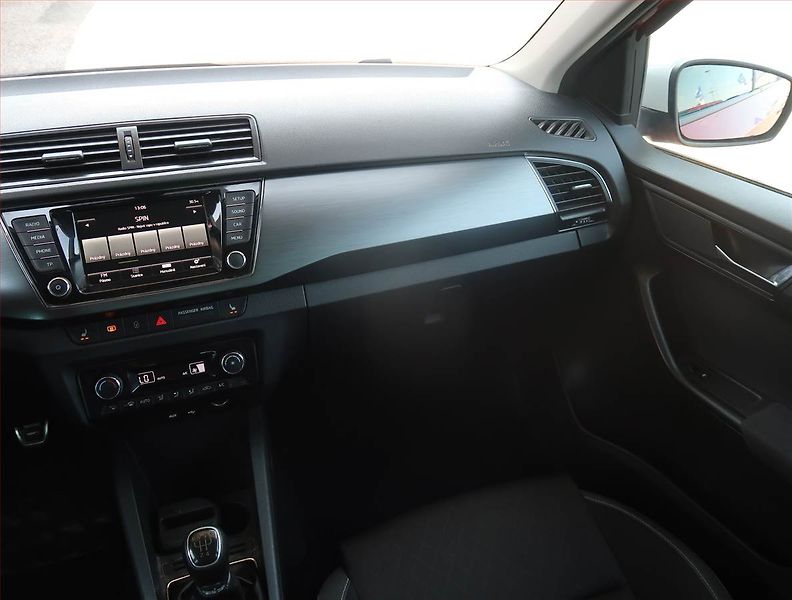 Škoda Fabia (2014) 1.2 TSI, Serv.kniha, Tempomat - fotka 8 z 20
