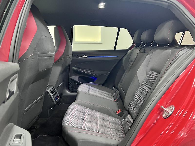 Volkswagen Golf GTI 180 kW Servis 68tkm - fotka 17 z 49