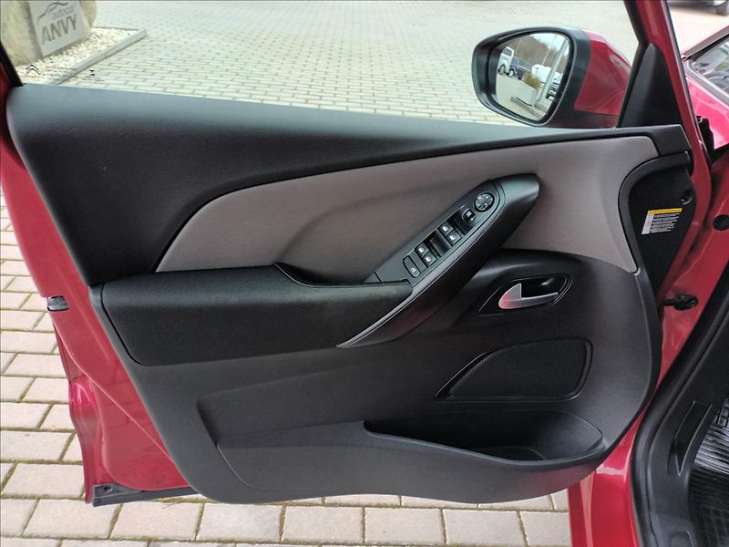 Citroën C4 Picasso 1,2 -81KW,DIGIKLIMA,KOLA - fotka 17 z 46