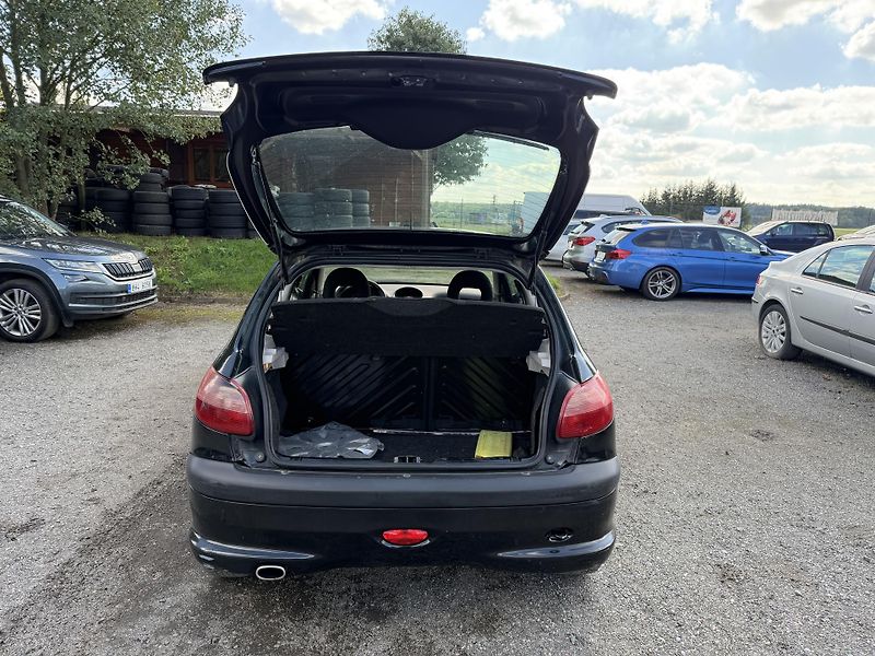 Peugeot 206 2.0 HDI XS - fotka 9 z 17